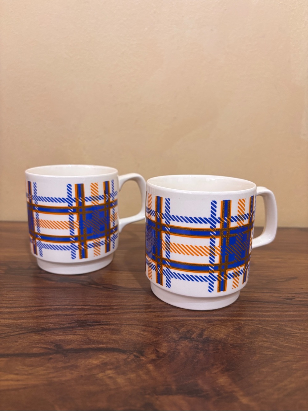 Set of 2 Vintage Carrigaline Plaid Tartan Ceramic Pottery Mugs